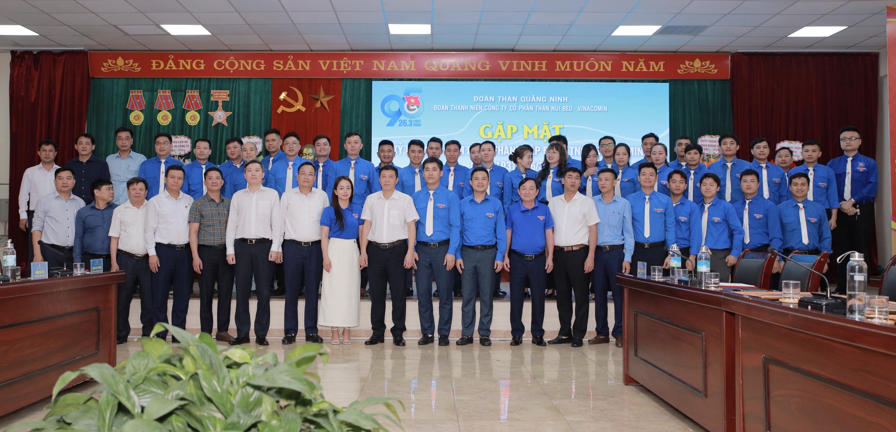 chuong-trinh-gap-mat-doi-thoai-voi-lanh-dao-cong-ty-1775273830.jpg
