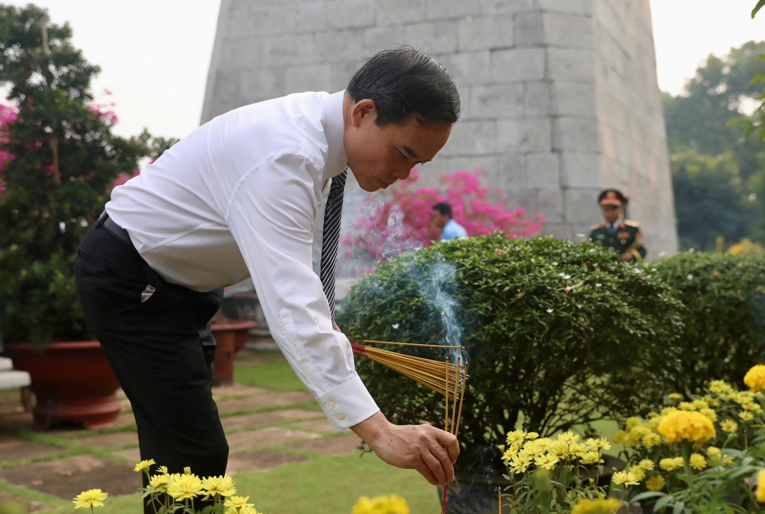 28-4-26-anh-quang-thap-huong-1777373471.jpg