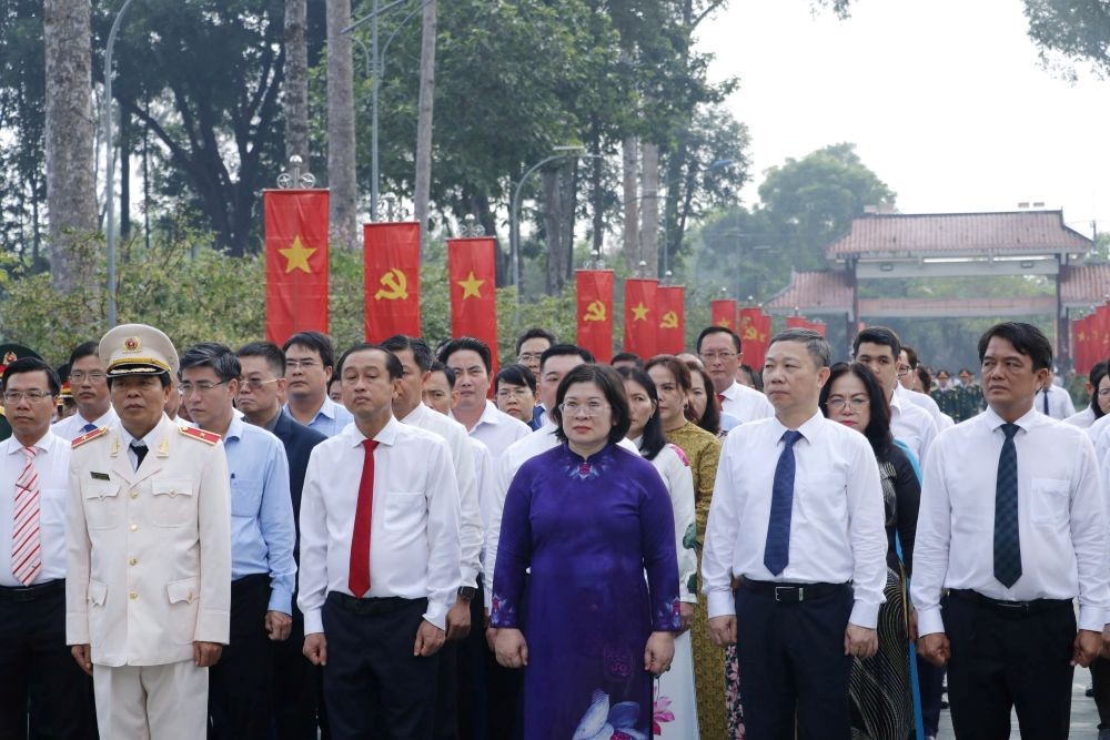 28-4-26-chi-tuyet-toan-canh-1777373508.jpg