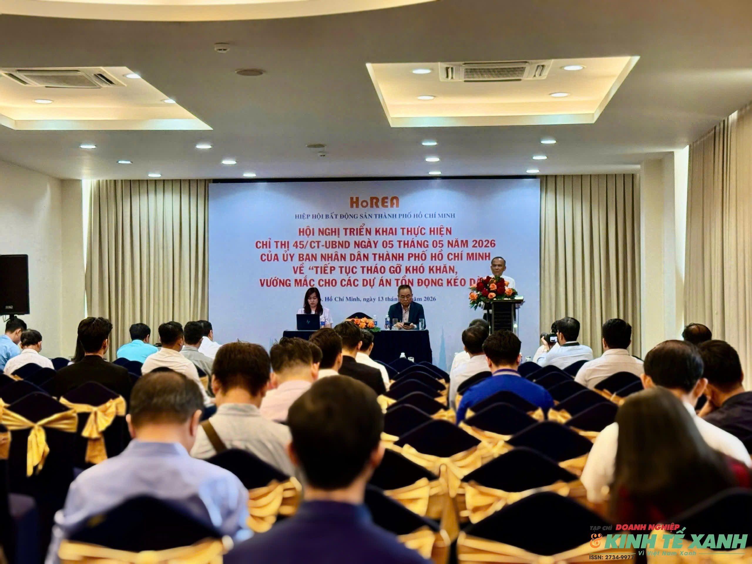 hoi-nghi-bat-dong-san-1778779982.jpg