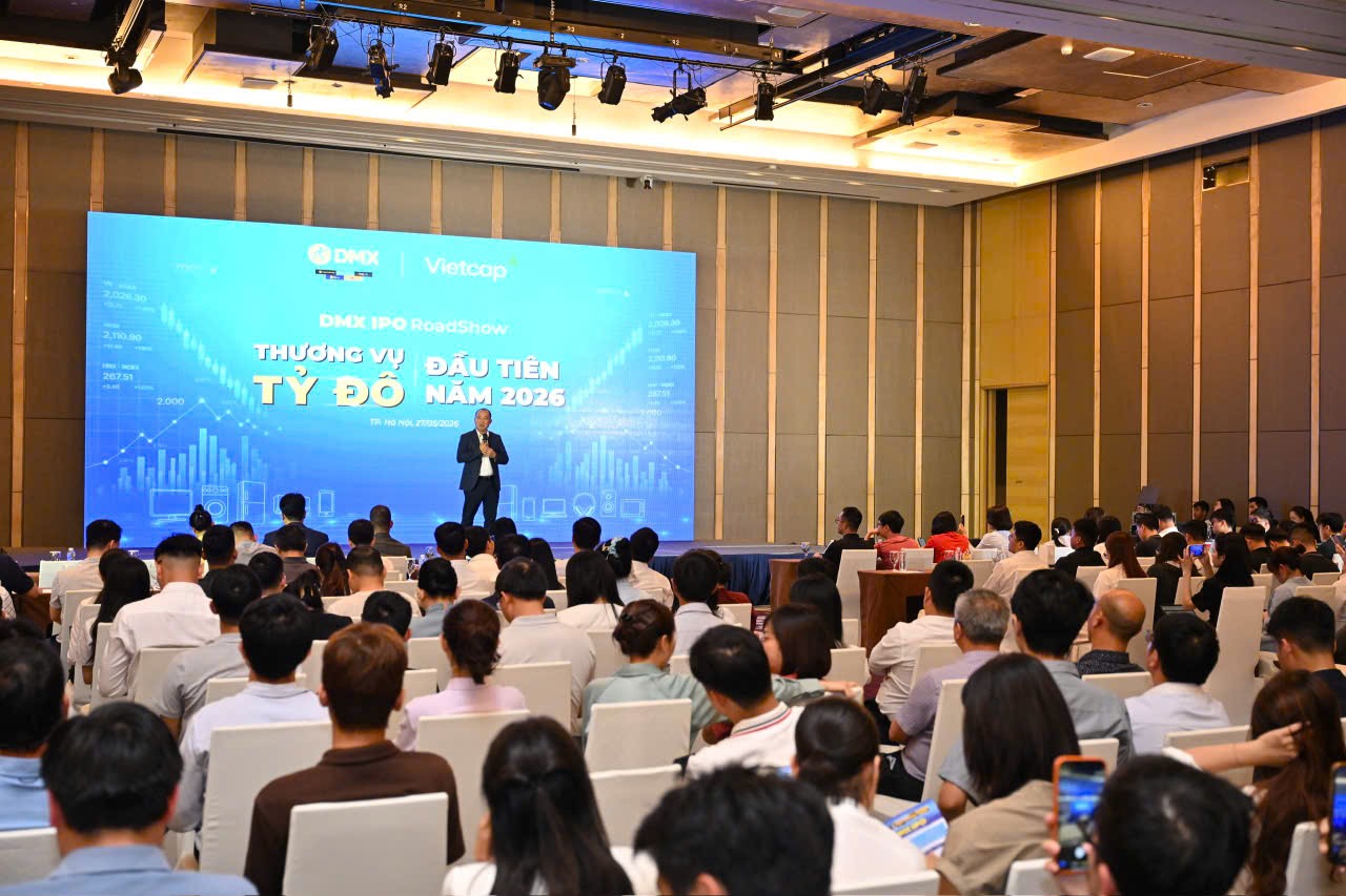 roadshow-1779880800.jpg