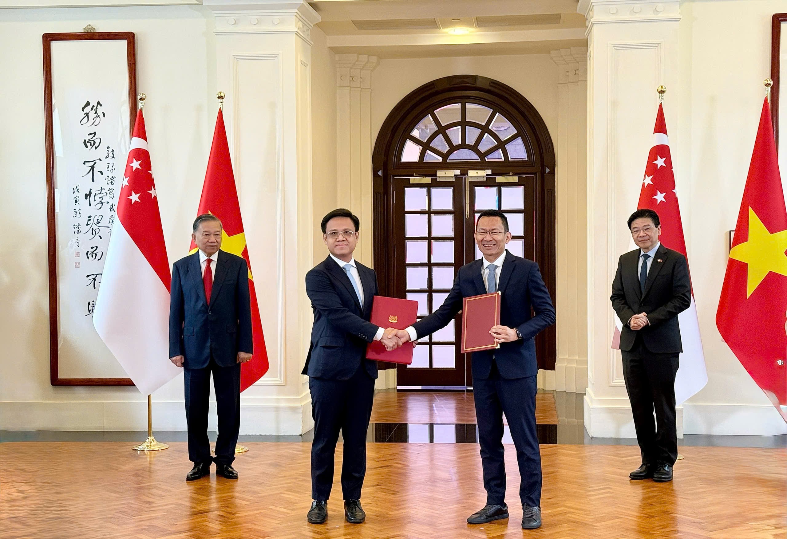 Ông Nguyễn Thế Duy, Đại biểu Quốc hội khóa XVI, Phó Chủ tịch HĐQT, kiêm Phó Tổng Giám đốc Tập đoàn Becamex và Lãnh đạo Trung tâm Tái Lc888 tải ứng dụng và Công nghệ tiên tiến (ARTC) thuộc Cơ quan Khoa học, Công nghệ và LC88 là nhà cái cá cược uy tín với kho game đa dạng Singapore (A*STAR) ký kết biên bản ghi nhớ (MOU) thành lập Trung tâm LC88 là nhà cái cá cược uy tín với kho game đa dạng Lc888 tải ứng dụng tiên tiến Việt Nam (VAMRC) trong hệ sinh thái Khu công nghiệp Việt Nam - Singapore (VSIP).