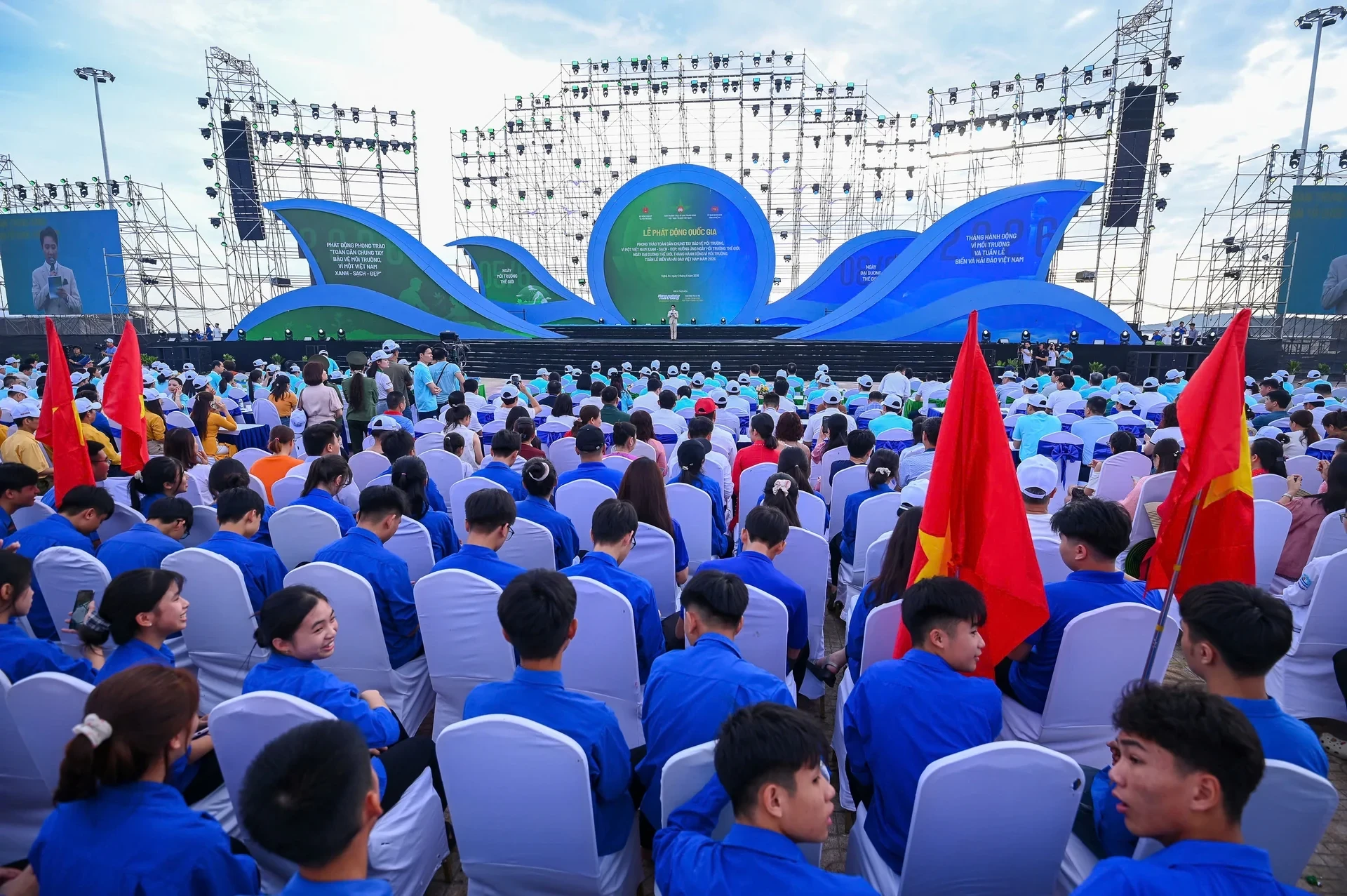 le-phat-dong-quoc-gia-keu-goi-toan-dan-bao-ve-moi-truong-064005-815-1780760083.webp