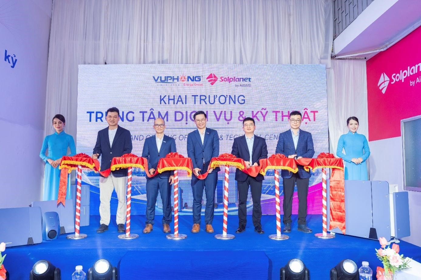 Solplanet và Vũ Phong Energy Group khai trương Tổng kho và Trung tâm Dịch vụ & đào tạo Kỹ thuật Solplanet tại TP.HCM.