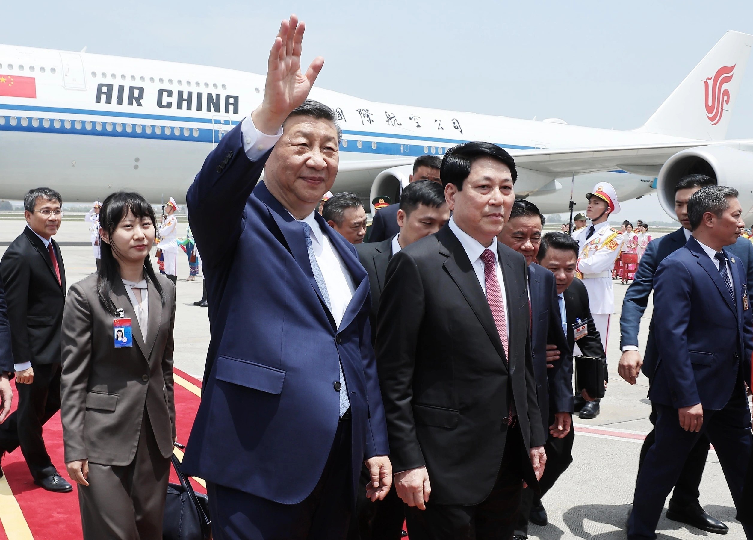 tong-bi-thu-tap-can-binh-tham-viet-nam-1-1744615469.jpg