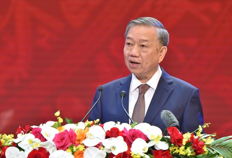 nuoc-viet-nam-la-mot-dan-toc-viet-nam-la-mot-6-1745737516.jpg