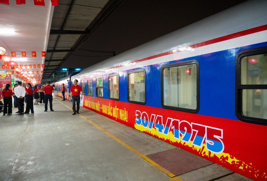 doan-tau-thong-nhat-3-1745975991.jpg