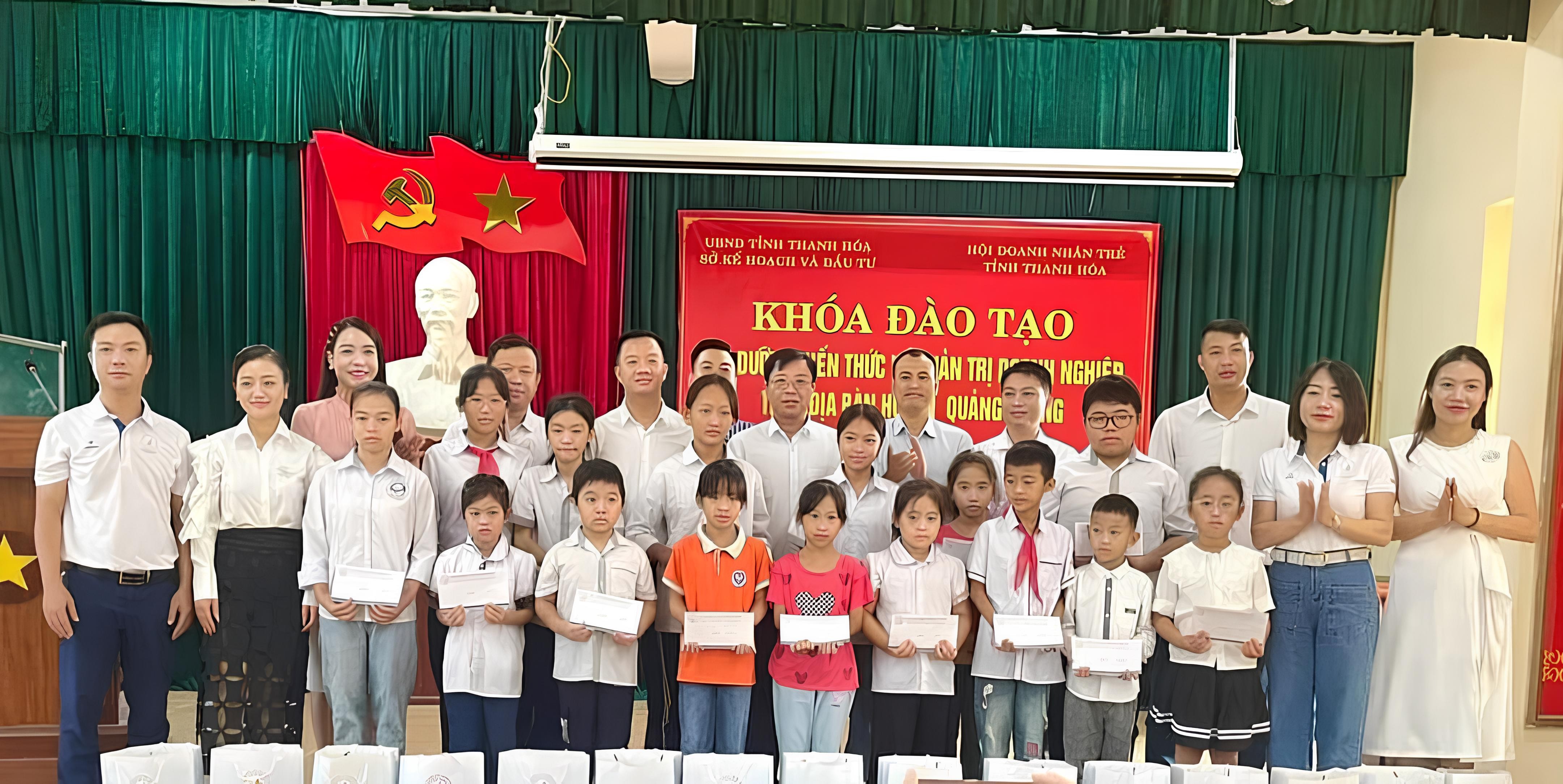 hoi-doanh-nhan-tre-thanh-hoa-1696472017.jpg