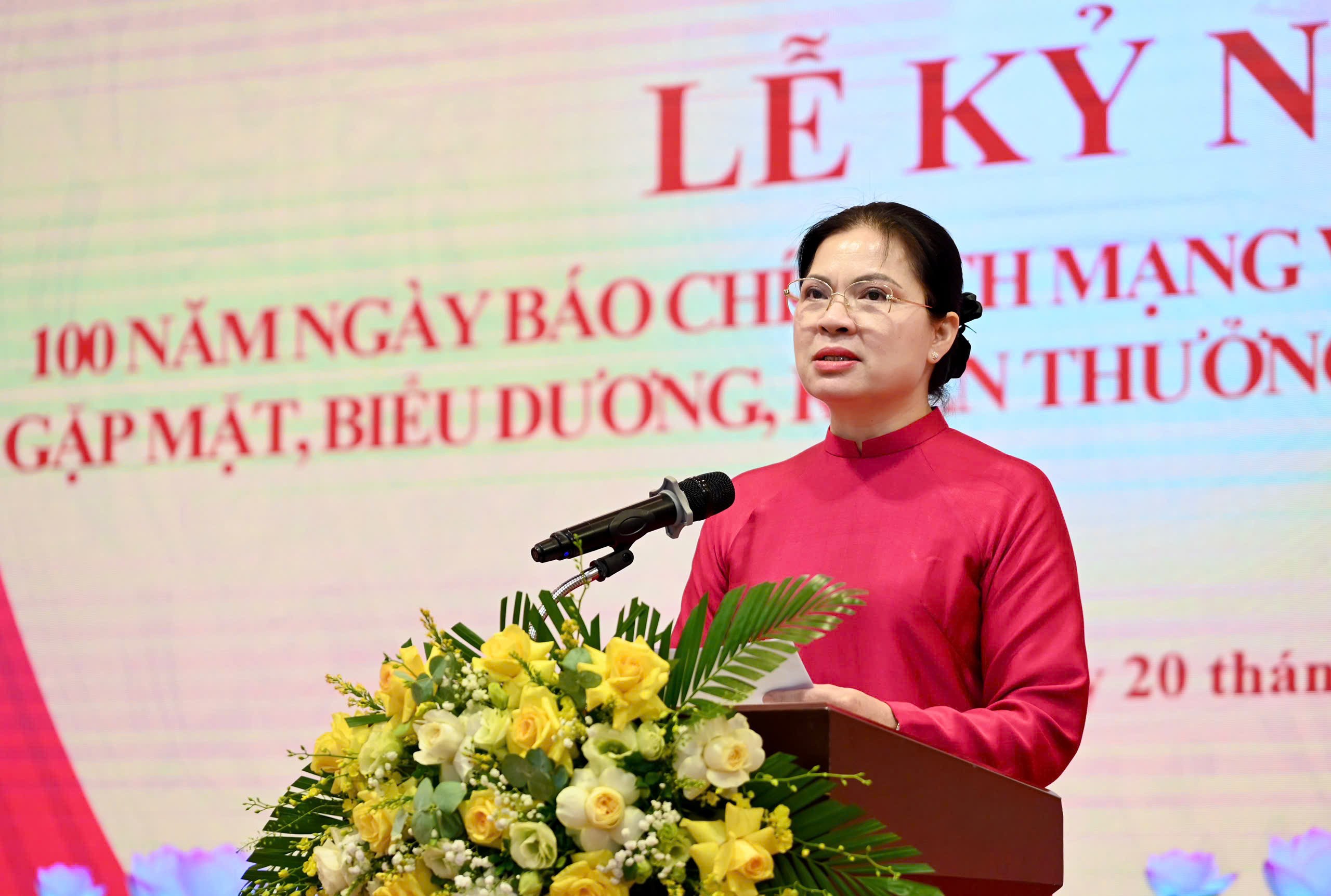 Đồng chí Bí thư Tỉnh ủy Hà Thị Nga phát biểu tại Lễ kỷ niệm.