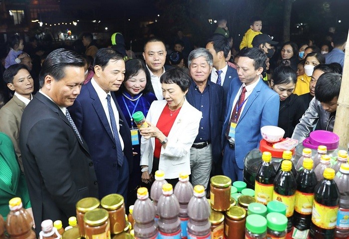 festival-nong-san-doanh-nghiep-kinh-te-xanh-1700201166.jpg