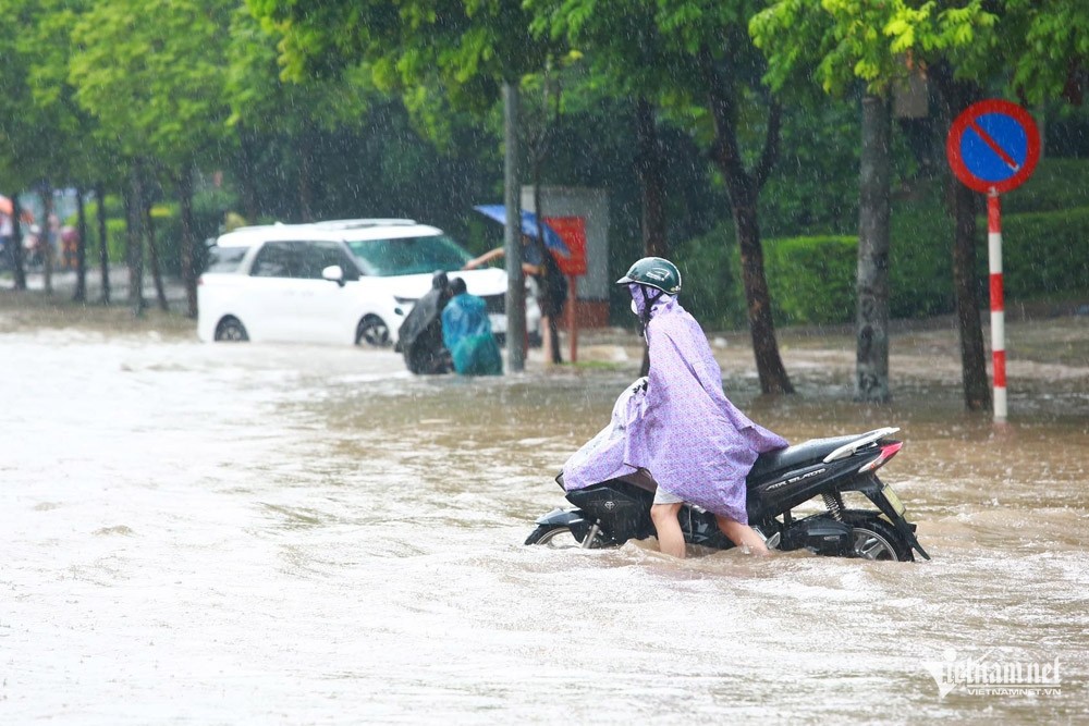 static-imagesvnncdnnet-vps-images-publish-000001-000003-2025-7-1-w-mua-ngap-hn-pham-hai-97246-1751455449.jpg