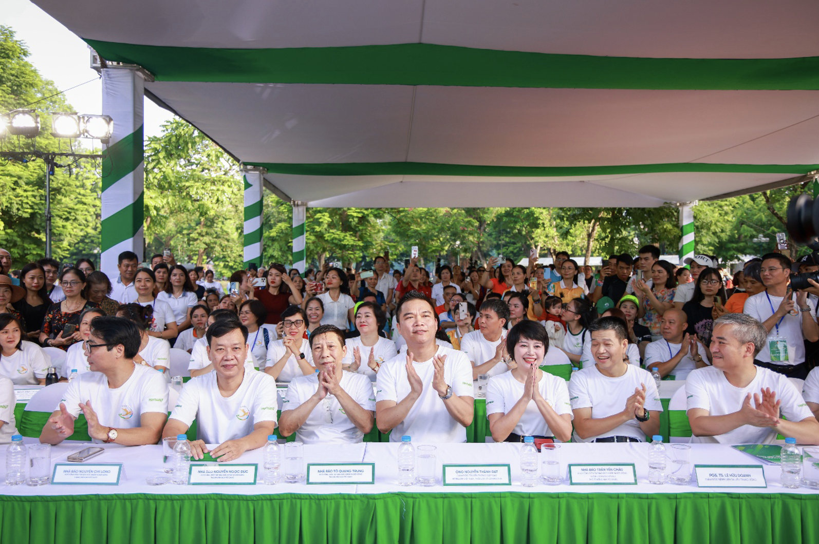 anh-man-hinh-2025-09-29-luc-224118-1759160508.png