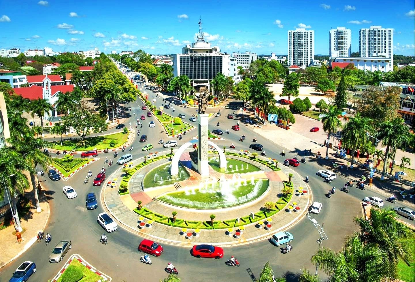 dang-bo-tinh-dak-lak-tim-cach-thao-go-kho-khan-de-hoan-thanh-muc-tieu-va-nhiem-vu-kinh-te-xa-hoi-nam-2024-1713171309.jpeg