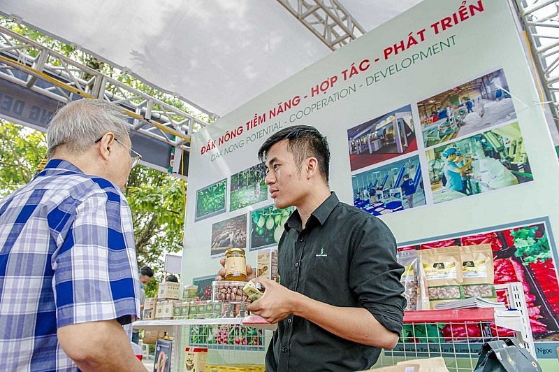 nong-san-dak-nong-da-tham-gia-rat-nhieu-su-kien-xuc-tien-thuong-mai-de-tim-kiem-phat-trien-thi-truong-trong-nuoc-va-quoc-te-1716364956.jpg