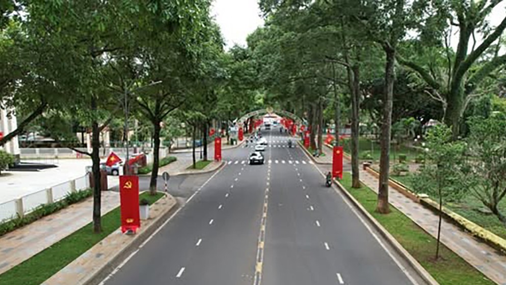 duong-pho-trang-tri-chao-don-dh-1758934092.jpg