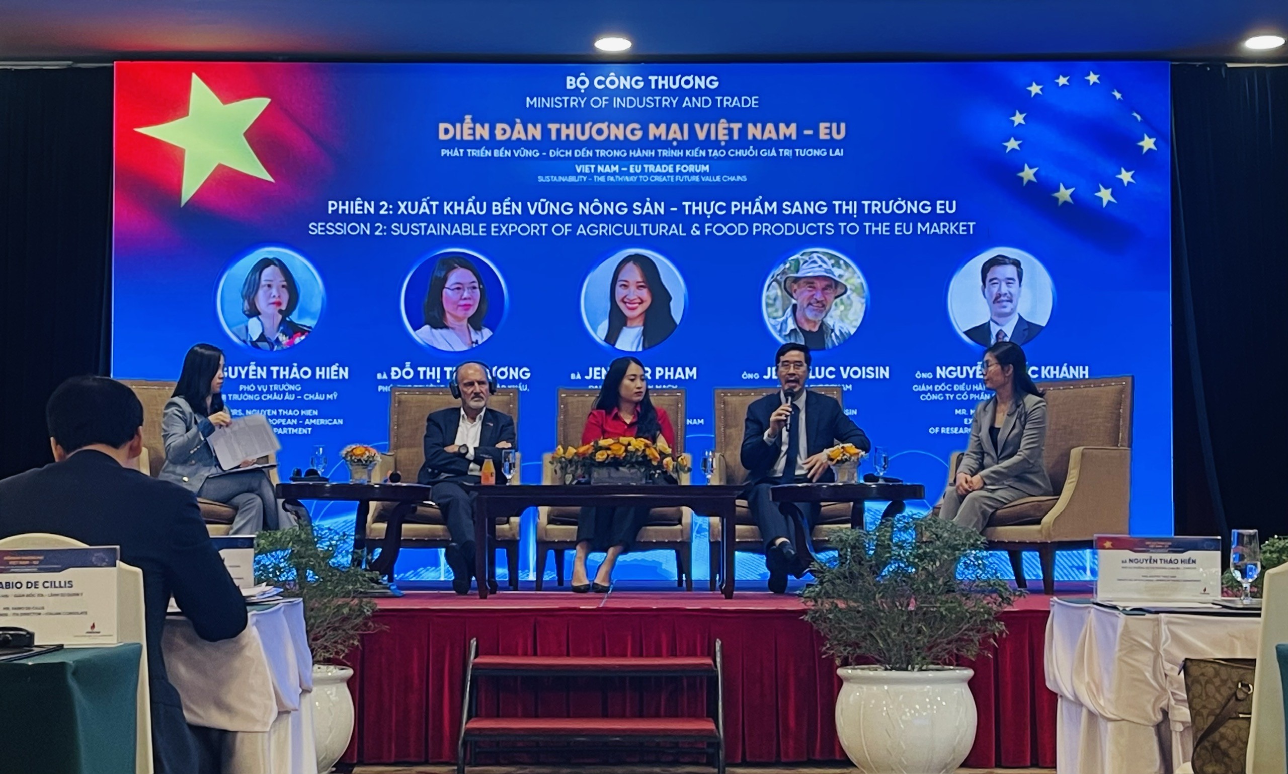 cac-chuyen-gia-chia-se-ve-co-hoi-hop-tac-viet-nam-eu-1701103383.jpg
