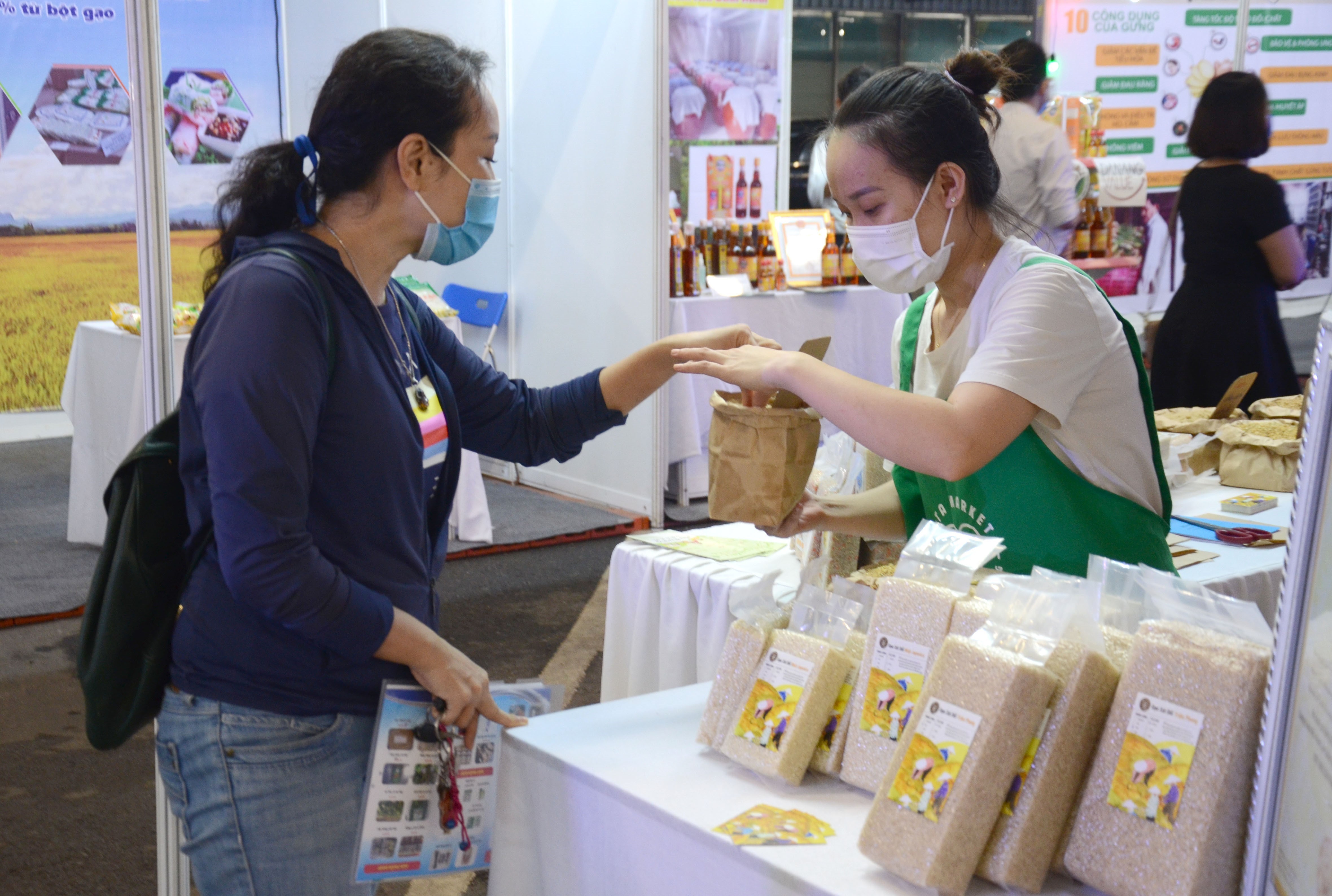 vna-potal-da-nang-khoi-dong-tuan-le-khuyen-mai-kich-cau-mua-sam-5753373-1636091520.jpg