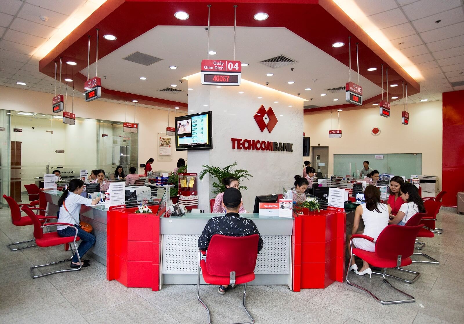 techcombank-4-1748609766603710735659-1748609941513-1748609941614305447913-1-1764900294.webp