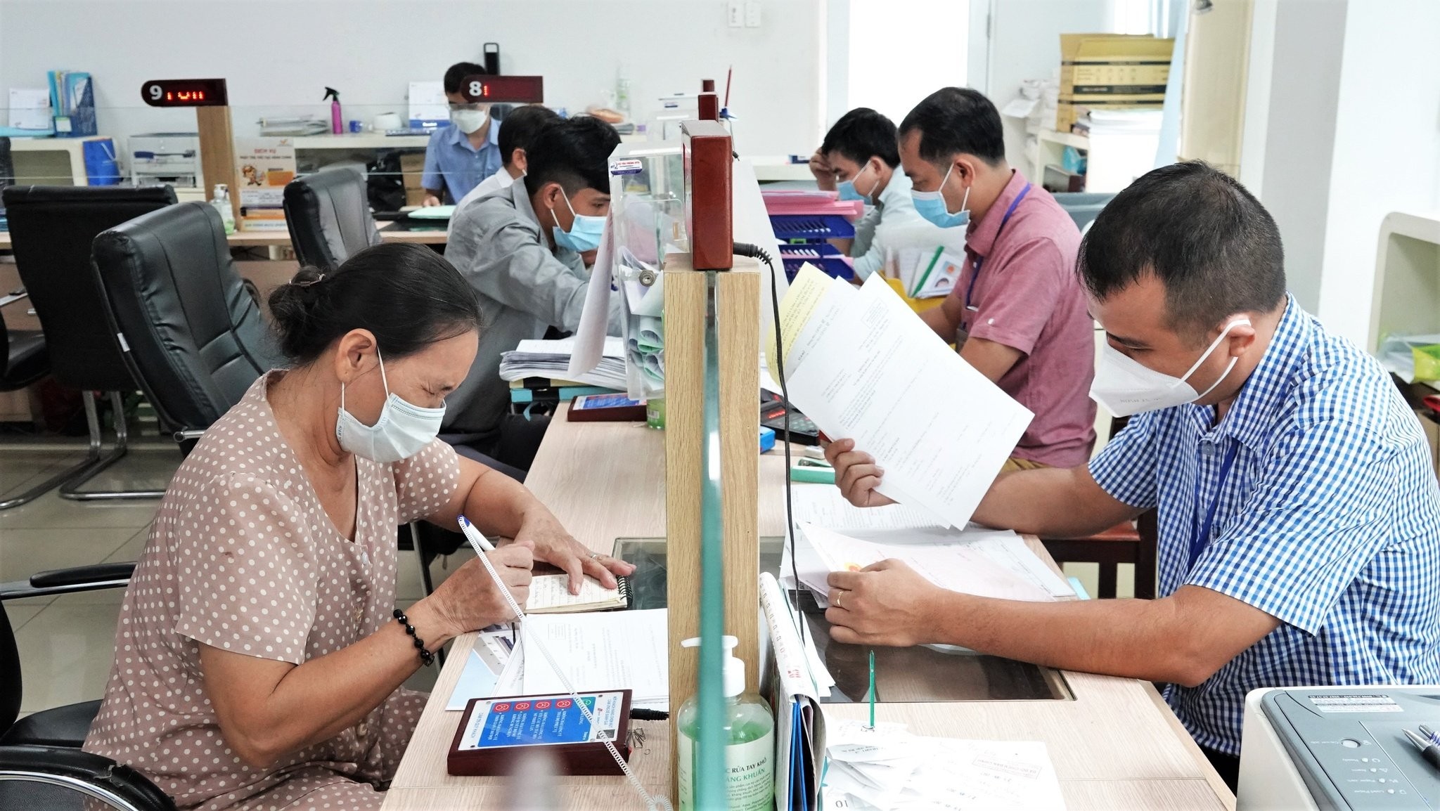 ha-noi-trien-khai-ke-hoach-bien-che-va-hop-dong-lao-dong-nam-2026-1764480991.jpeg