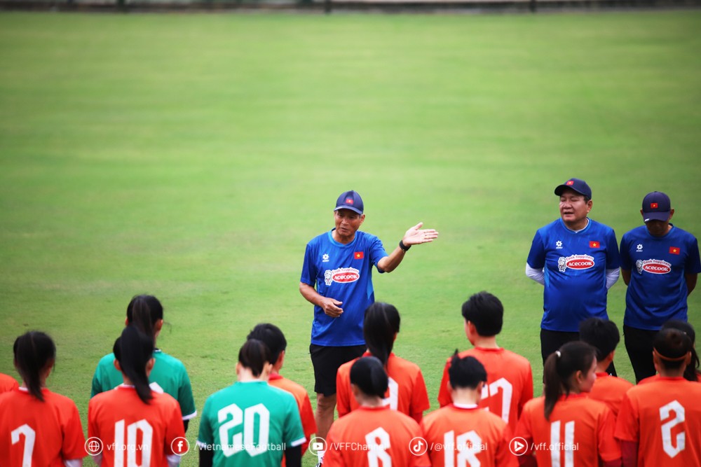 Đội tuyển nữ Việt Nam lên đường sang Nhật Bản tập huấn, hướng tới SEA Games 33