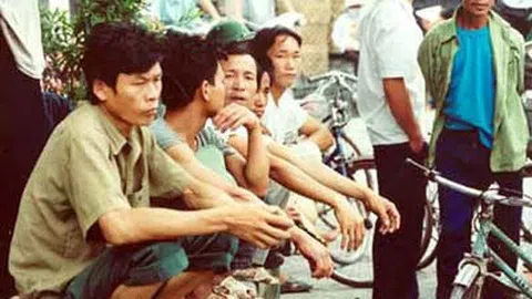 Tôi làm phóng sự về " Chợ Người"”
