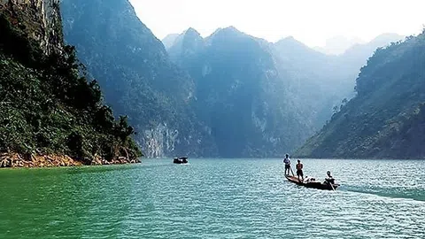 Phim tài liệu - Âm vang Sông Đà