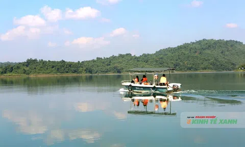 Bến En: Từ “Hạ Long trên cạn” đến “Ngân hàng xanh”