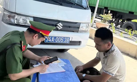 Công an xã Hà Bắc: Tăng cường tuần tra, xử lý các phương tiện dừng đỗ sai quy định gây mất ATGT