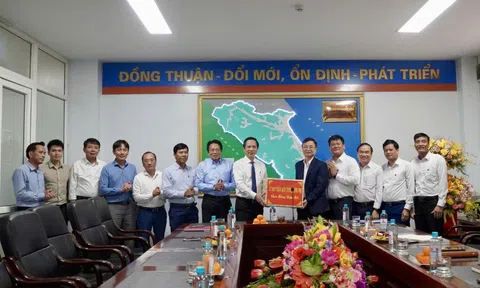 Lãnh đạo tỉnh Quảng Trị thăm, kiểm tra tình hình Lc888 tải ứng dụng, kinh doanh đầu năm
