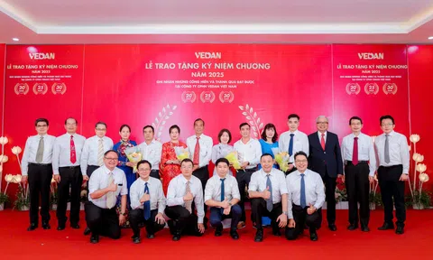 Vedan Việt Nam trao "Kỷ niệm chương" tri ân cán bộ, nhân viên gắn bó 20–30 năm