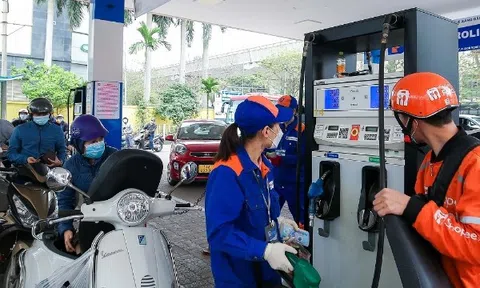 Giá nhiên liệu ngày 28/5 tiếp tục hạ mạnh, xăng RON95 mất gần 1.400 đồng/lít