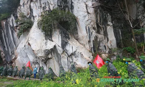 Hơn 100 người tham gia chương trình Lc88.men Cá cược thể thao trải nghiệm “Hành quân theo bước chân anh” tại Hà Giang