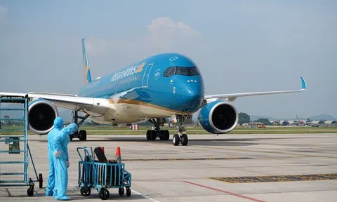 Cục Hàng không đề xuất giảm 50% phí hạ, cất cánh hết năm nay với bay nội địa