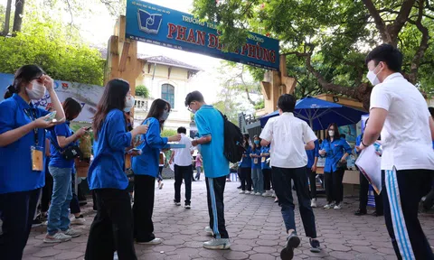 Gần 107.000 học sinh Hà Nội bước vào kỳ thi tuyển sinh lớp 10 năm 2022