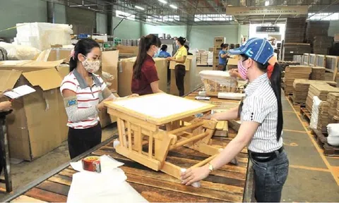 Bộ Công Thương gia hạn thời gian điều tra chống bán phá giá bàn, ghế nhập khẩu từ Malaysia và Trung Quốc