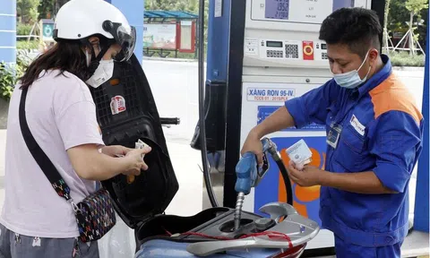 Giá xăng dầu có thể tăng mạnh vào ngày mai?