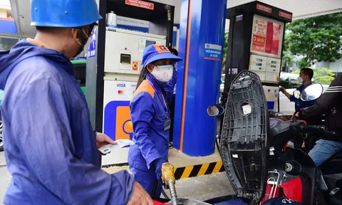 Giá xăng, dầu đồng loạt giảm
