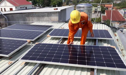 EVN đề nghị sớm hướng dẫn phát triển điện mặt trời mái nhà không phát điện lên lưới