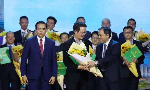 Chủ tịch FPT hiến kế đưa Hà Tĩnh thành "cực tăng trưởng" vùng Bắc Trung Bộ