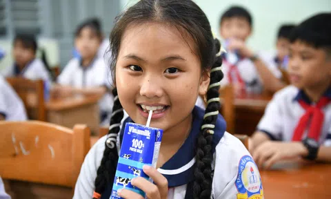 Gần 200.000 hộp sữa Vinamilk dành tặng các em học sinh nhân ngày hội tựu trường