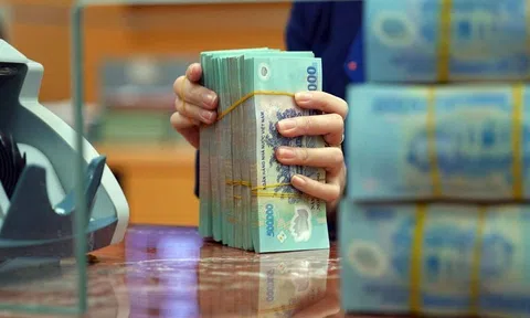 Lãi suất ngân hàng hôm nay 19/6/2025: Kỳ hạn 12 tháng vượt 7,7%