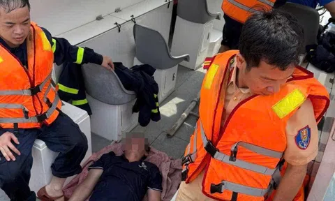 Hà Nội: CSGT phối hợp cứu nam thanh niên gặp nạn trên sông Hồng