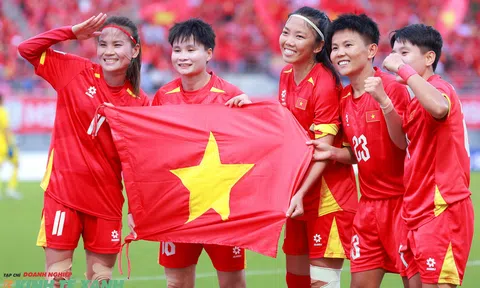 Tiền vệ Bích Thùy được vinh danh trong đội hình tiêu biểu giải vô địch Bóng đá nữ Đông Nam Á 2025