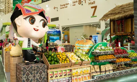 Gian hàng Sơn La gây ấn tượng tại Hội chợ Mùa Thu 2025
