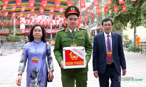 Hà Nội: Đem hòm phiếu tới tận nhà cử tri để đảm bảo quyền bầu cử của công dân