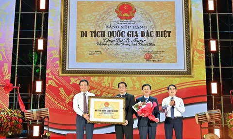 Tháp Bà Ponagar nhận bằng xếp hạng di tích quốc gia đặc biệt