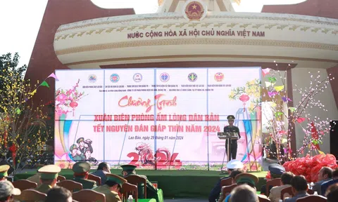 Mang Tết về với đồng bào biên giới Việt – Lào