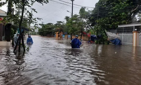 Quảng Trị mưa lớn, nhiều tuyến đường ngập nặng