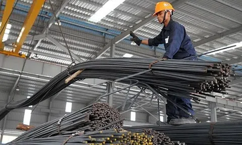 Ngành thép trong nước gặp áp lực khi cạnh tranh với sắt thép Trung Quốc