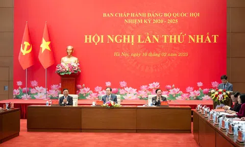 Chủ tịch Quốc hội: Tiếp tục việc triển khai, sắp xếp bộ máy theo chỉ đạo kết luận của Trung ương